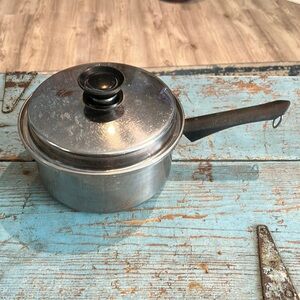 Vintage AMWAY QUEEN 2.5 Qt Sauce Pot & Cover 18/8 3Ply Stainless Steel USA